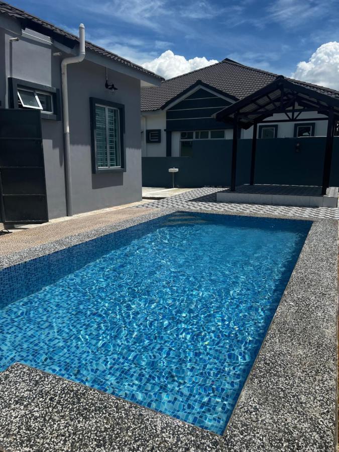 Villa Pool Kepala Batas Kampong Hilir  エクステリア 写真
