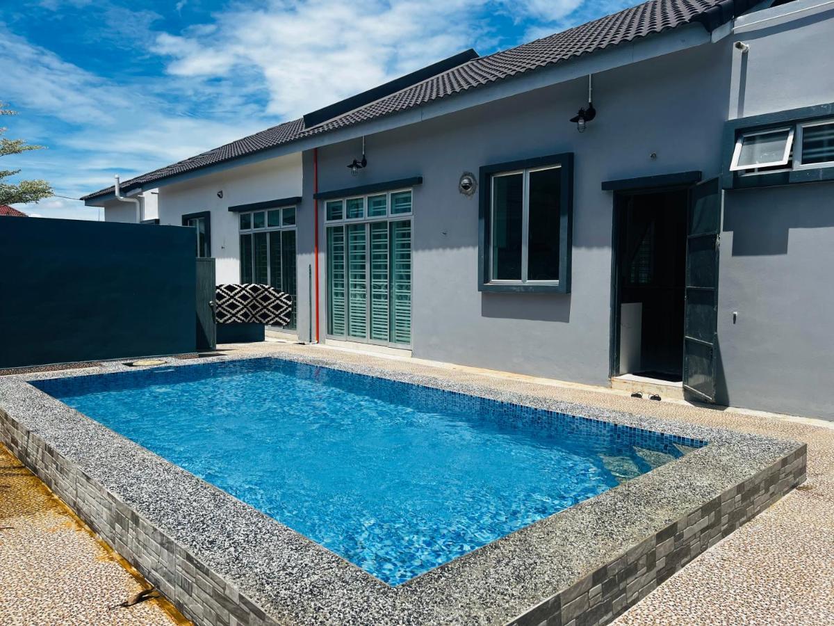Villa Pool Kepala Batas Kampong Hilir  エクステリア 写真